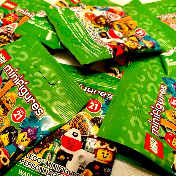 Limited Edition LEGO SERIES 21 Miniature Minifigure - Picture 2 of 2